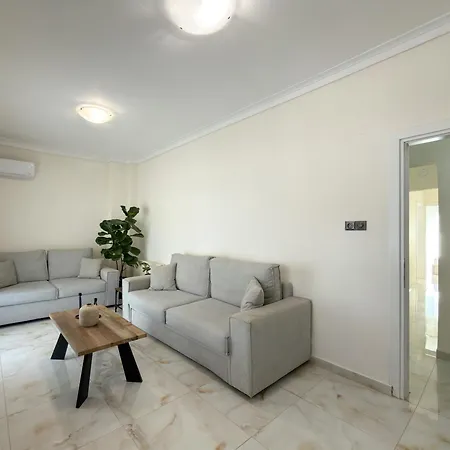 Luxury Downtown Z1 Apartment *